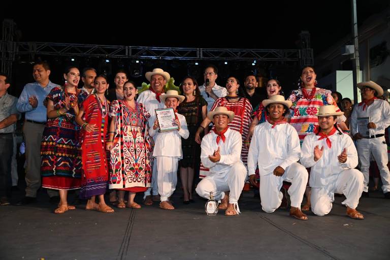La Guelaguetza y el color de Oaxaca engalanan el inicio del XXXI Festival Internacional Universitario de la Cultura 2026, en el 153 aniversario de la UAS