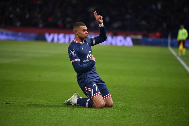 Mbappé no tiene límites, doblete en goleada del PSG al Lorient