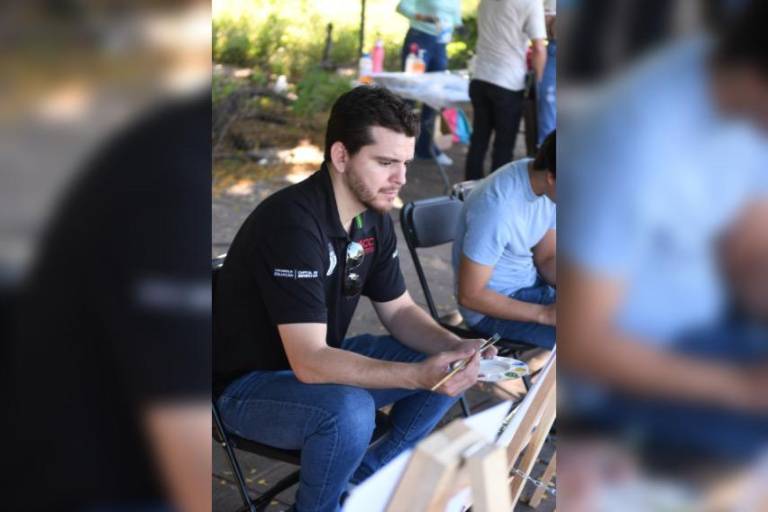 Artistas y aficionados se inspiran en la Bandera de México para pintarla