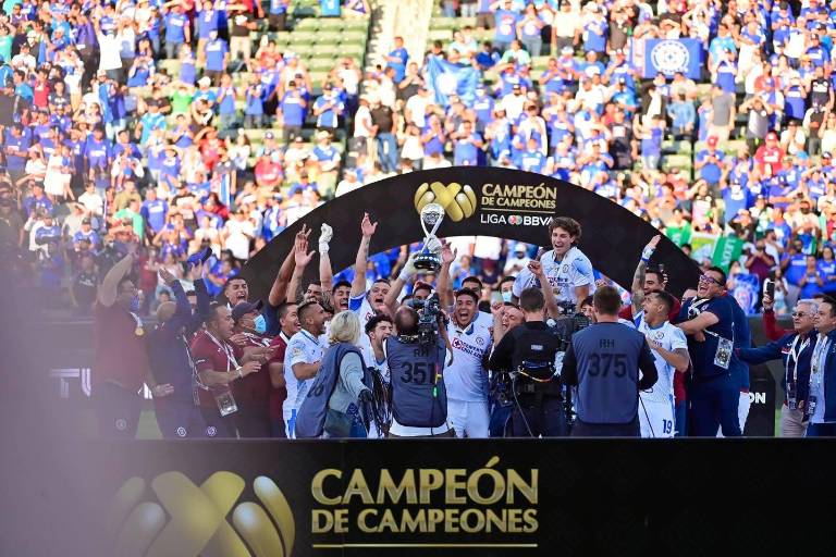 Tras 46 años, Cruz Azul vuelve a ser Campeón de Campeones