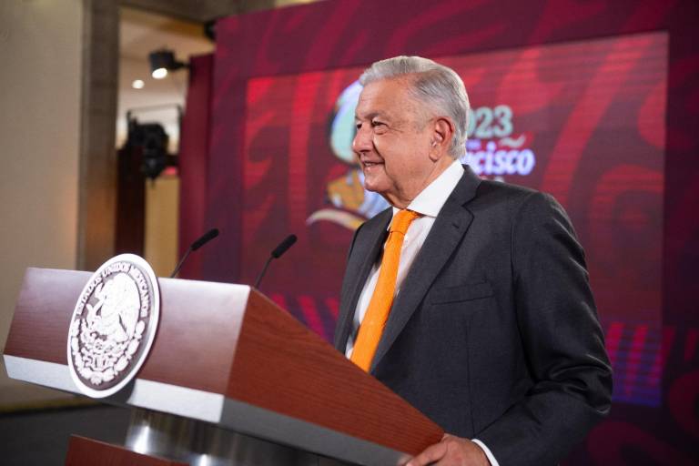 A productores los mueven adversarios y un partido político, acusa López Obrador