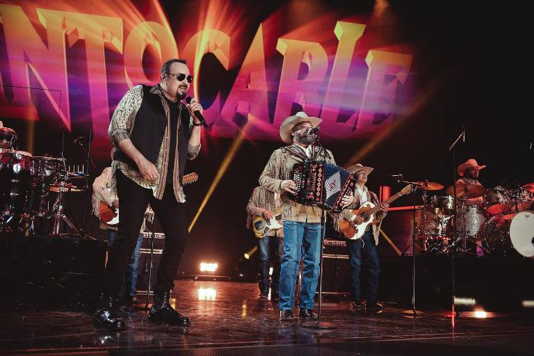 Es Grupo Firme el máximo ganador en ‘Premios Lo Nuestro 2023’, se lleva seis galardones