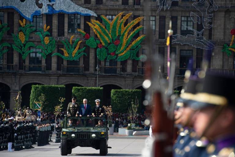 Hackean al Ejército: Latinus revela documentos sobre seguridad, contratos y salud de AMLO