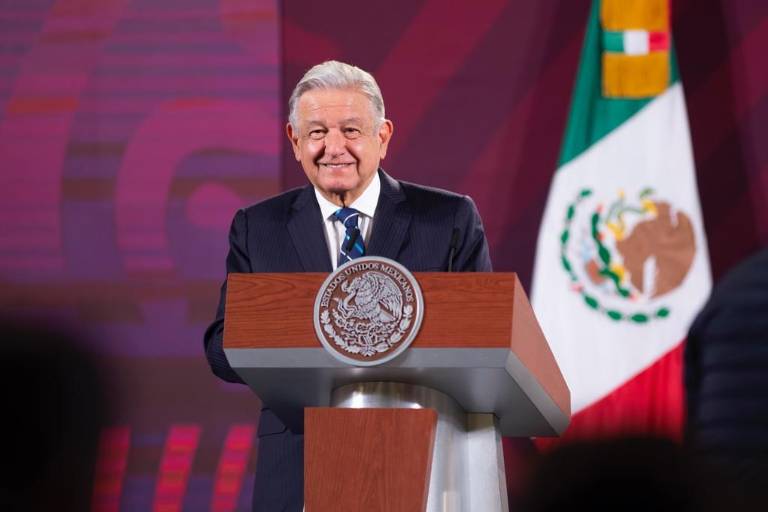 Narcos metían droga en el AICM y aún así tenía Categoría 1 de EU, critica AMLO