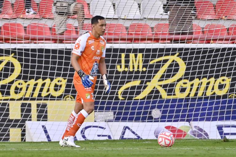 Rodolfo Cota comete autogol en derrota del León en Aguascalientes (VIDEO)