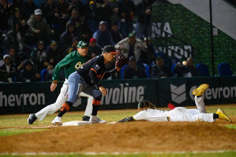 Cañeros se llevó la doble cartelera ante Naranjeros y son nuevos líderes