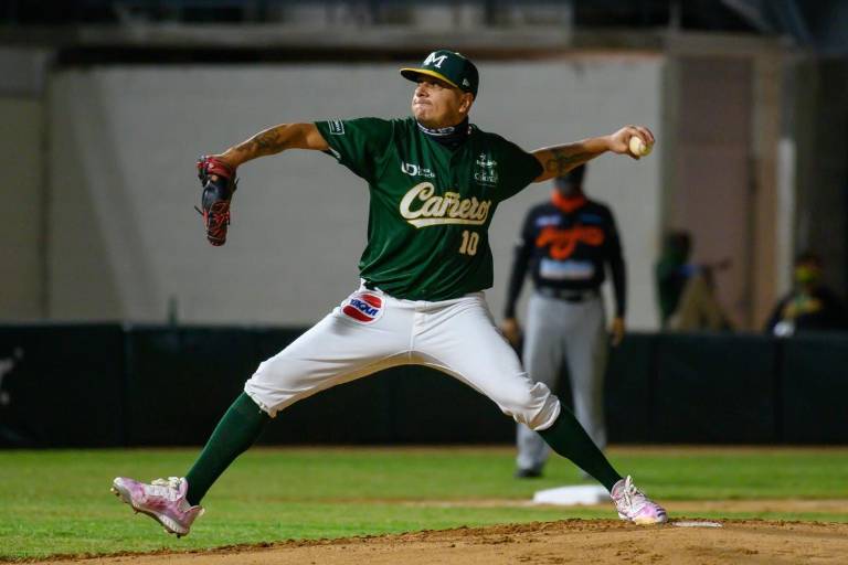 Tomateros de Culiacán adquiere al lanzador Santiago Gutiérrez