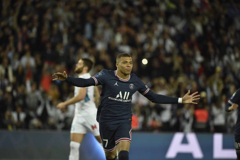 París Saint-Germain gana el Clásico al Marsella y acaricia el título