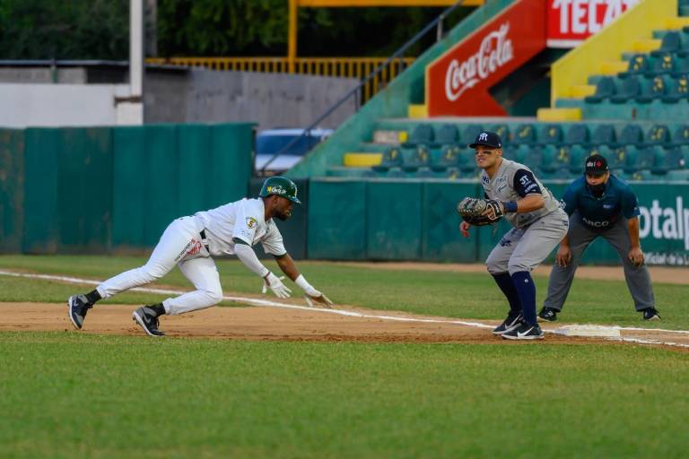 Cañeros de Los Mochis se lleva la doble cartelera ante Sultanes y asegura la serie