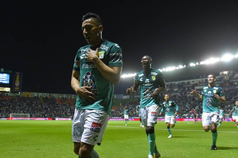 El León consigue la remontada, vence 2-0 al Puebla y jugará contra Tigres en semis