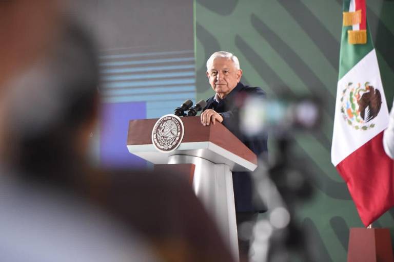 López Obrador acusa campaña para ‘socavar’ y ‘debilitar’ a Fuerzas Armadas