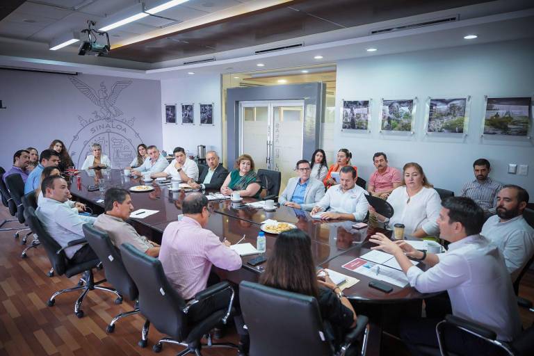 Gobierno de Rocha supera este año los $1,000 millones en créditos para PyMES