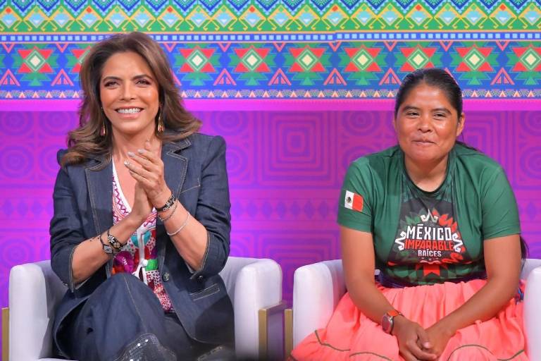 Con billete de su Sorteo Especial, Lotería Nacional reconoce a las corredoras de México Imparable