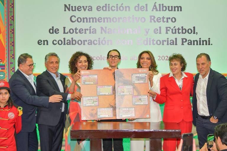 Como parte del mundial social, Lotería Nacional y Panini lanzan nueva edición gratuita del Álbum Retro de Fútbol que colecciona la memoria de México