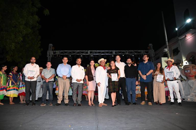 La Guelaguetza y el color de Oaxaca engalanan el inicio del XXXI Festival Internacional Universitario de la Cultura 2026, en el 153 aniversario de la UAS