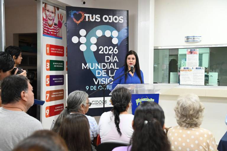Refrenda la UAS su compromiso humanista con la sociedad al brindar, a través del CIDOCS, atención oftalmológica gratuita y lentes para lectura a personas con debilidad visual