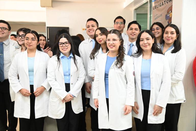 Refrenda la UAS su compromiso humanista con la sociedad al brindar, a través del CIDOCS, atención oftalmológica gratuita y lentes para lectura a personas con debilidad visual