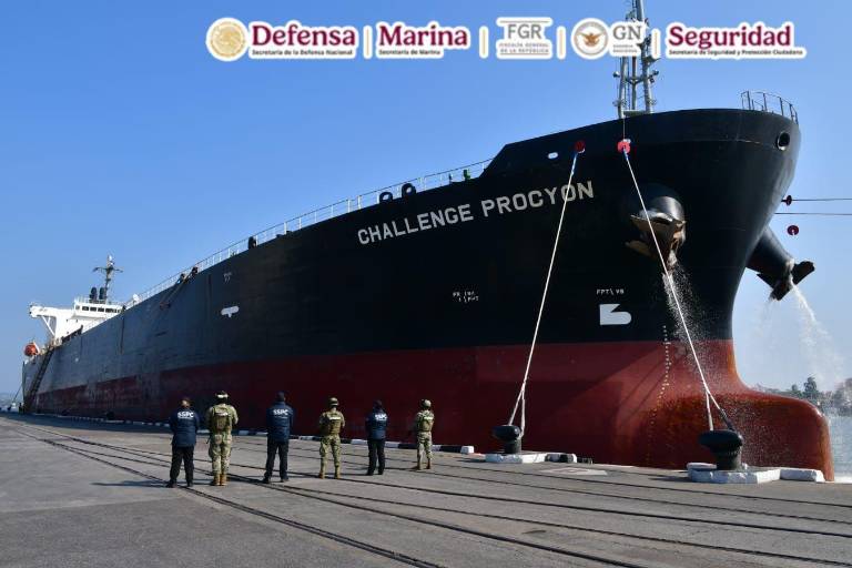 Familiar del exsecretario de Marina de AMLO entre los 14 detenidos por huachicol; él pidió investigar, dicen autoridades