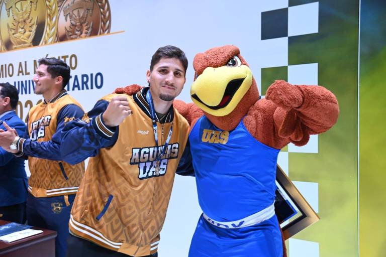 ¡Vuelan alto las Águilas de la UAS! El Rector Jesús Madueña entrega el Premio al Mérito Deportivo 2026; reconoce el esfuerzo y pasión de 224 atletas, médicos y entrenadores