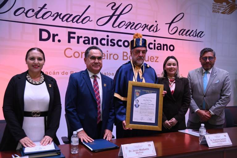 Distingue UAS a ex subsecretario de Educación Superior, Luciano Concheiro con doctorado honoris causa