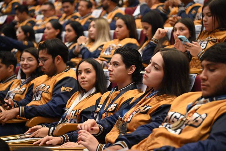 ¡Vuelan alto las Águilas de la UAS! El Rector Jesús Madueña entrega el Premio al Mérito Deportivo 2026; reconoce el esfuerzo y pasión de 224 atletas, médicos y entrenadores