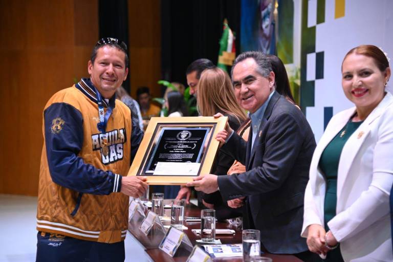 ¡Vuelan alto las Águilas de la UAS! El Rector Jesús Madueña entrega el Premio al Mérito Deportivo 2026; reconoce el esfuerzo y pasión de 224 atletas, médicos y entrenadores