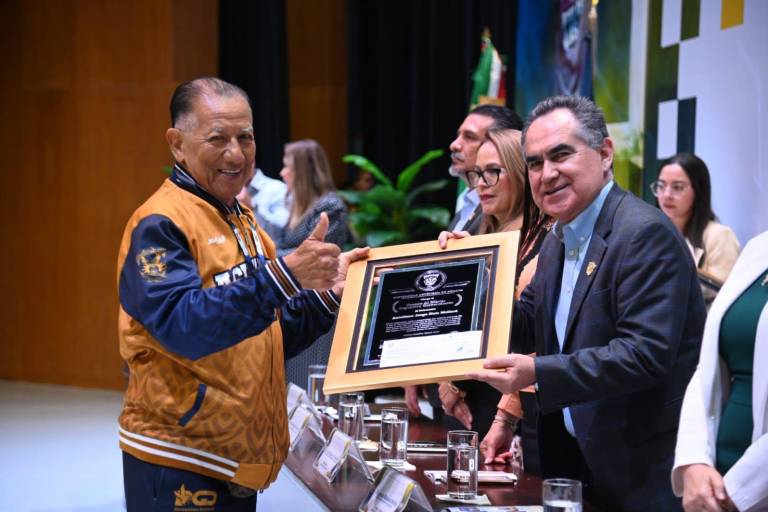 ¡Vuelan alto las Águilas de la UAS! El Rector Jesús Madueña entrega el Premio al Mérito Deportivo 2026; reconoce el esfuerzo y pasión de 224 atletas, médicos y entrenadores
