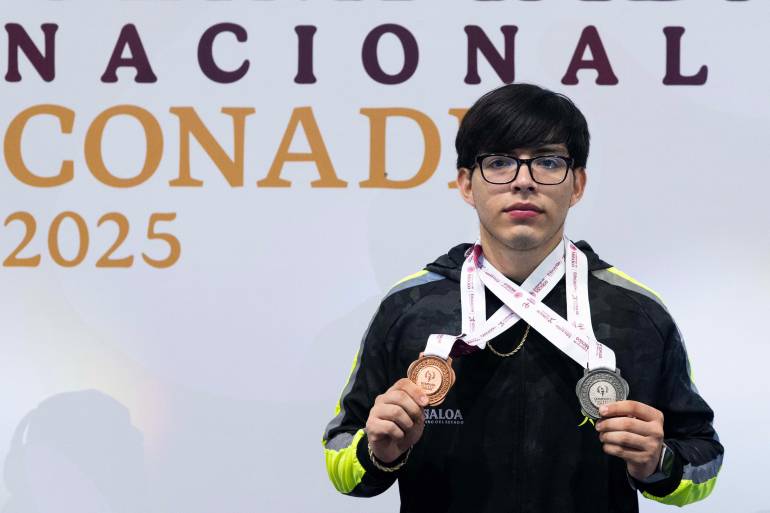 Suma Sinaloa plata y bronce en el inicio de la rama varonil de la halterofilia en la Olimpiada Nacional