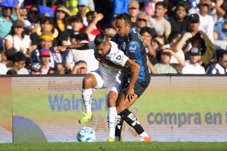 Rayados vence a Querétaro y se consolida como líder