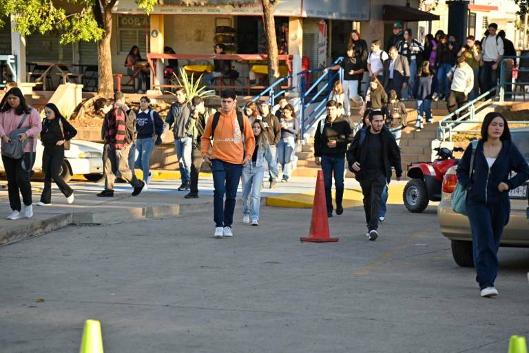 ¡A las aulas! Regresan 170 mil estudiantes a la UAS para el segundo semestre del ciclo 2025–2026, con infraestructura renovada y sólida preparación institucional
