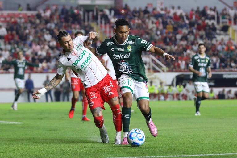 Ruge La Fiera en la casa del Necaxa