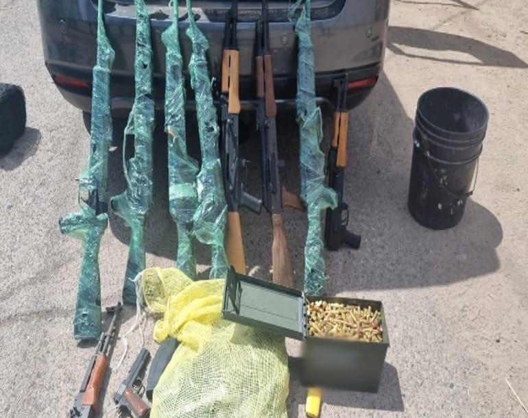 $!Detienen a cuatro personas armadas tras persecución en Navolato