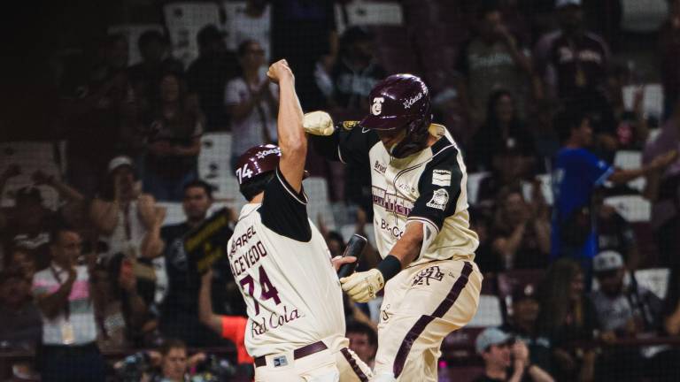 Tomateros de Culiacán celebró en casa su quinta serie ganada de forma consecutiva.