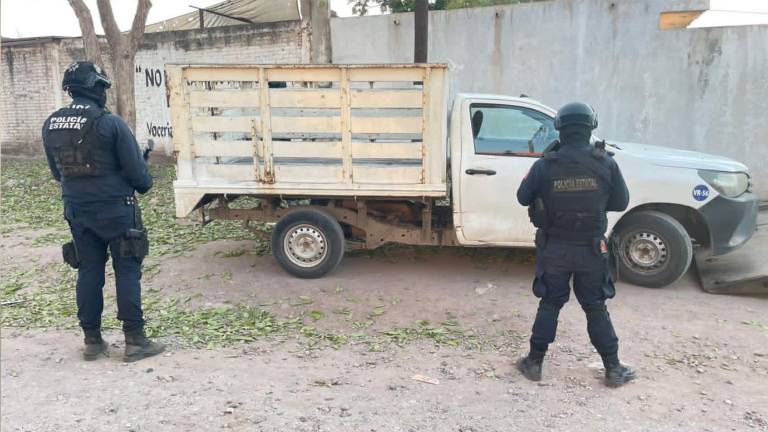 Una de las unidades localizadas había sido despojada momentos antes.