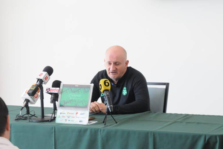 Pablo Repetto lamenta ausencia del portero Carlos Acevedo