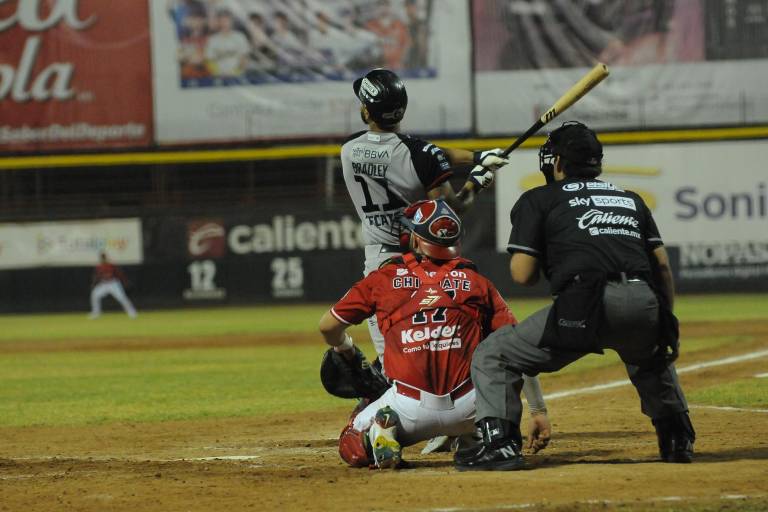 En noche de batazos largos, se empata la serie en Navojoa