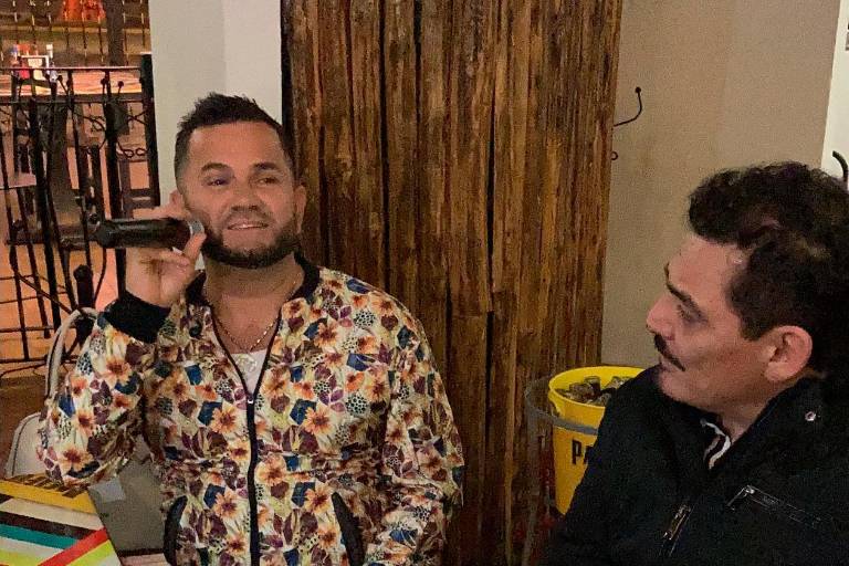 Visita José Manuel Figueroa Mazatlán para grabar unos temas musicales