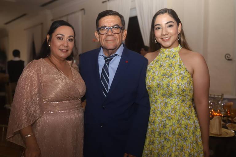 Reciben fundadores de Panamá, Ignacio Osuna y Olivia Vidaurri distinción en ‘Amores y Sabores 2023’