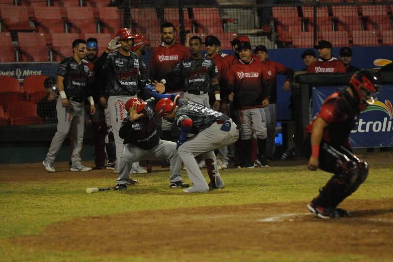 Con efectivo pitcheo y bateo oportuno, Venados vence a Mayos y empata la serie