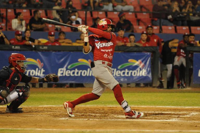 Venados de Mazatlán vence 8-6 a Mayos de Navojoa y asegura su primera serie como visitante