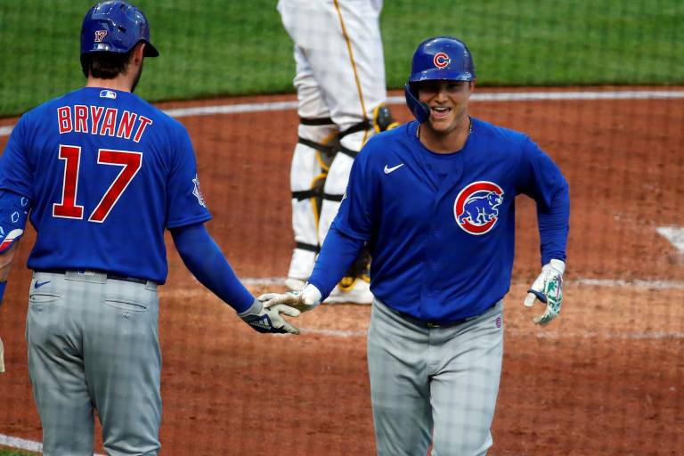 Joc Pederson pega dos jonrones y Cachorros supera a Piratas