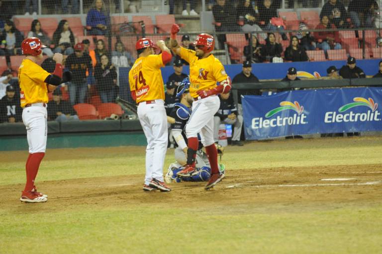 Mayos enciende los cañones y asegura la serie ante Charros