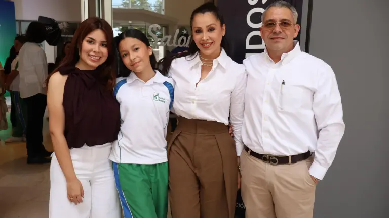 Disfrutan de su graduación, los alumnos de primaria del Instituto Senda