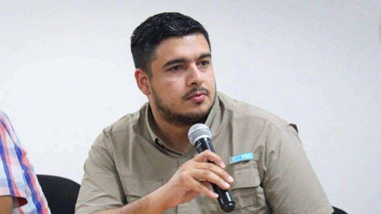 Pavel Cruz Salazar lanza la convocatoria.