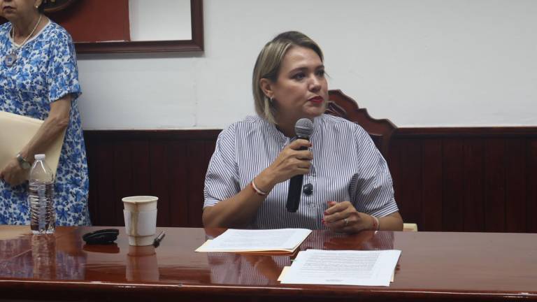 La regidora priista Erika Sánchez exigió que Rubén Rocha Moya y Juan de Dios Gámez no regresen a sus cargos.