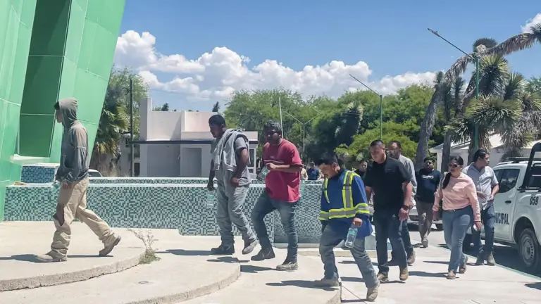 Los trabajadores fueron trasladados a la base operativa de la Guardia Civil Estatal luego de su hallazgo.