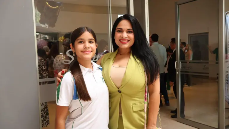 Disfrutan de su graduación, los alumnos de primaria del Instituto Senda