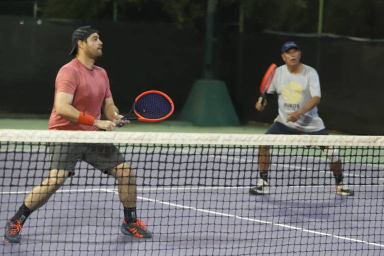 Tenistas locales van por el premio mayor en Torneo del Pavo, en Club Muralla