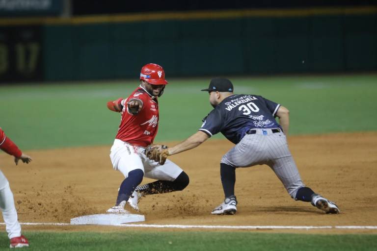 Explota ofensiva de Venados de Mazatlán y gana primero a Yaquis
