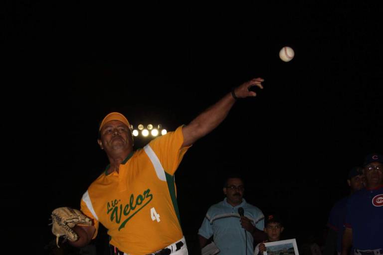 Néstor Lizárraga se mantiene firme al frente del Club Polluelos